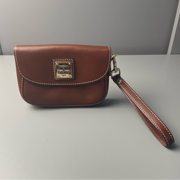 Dooney & Bourke leather Brown wristlet - Picture 1 of 7